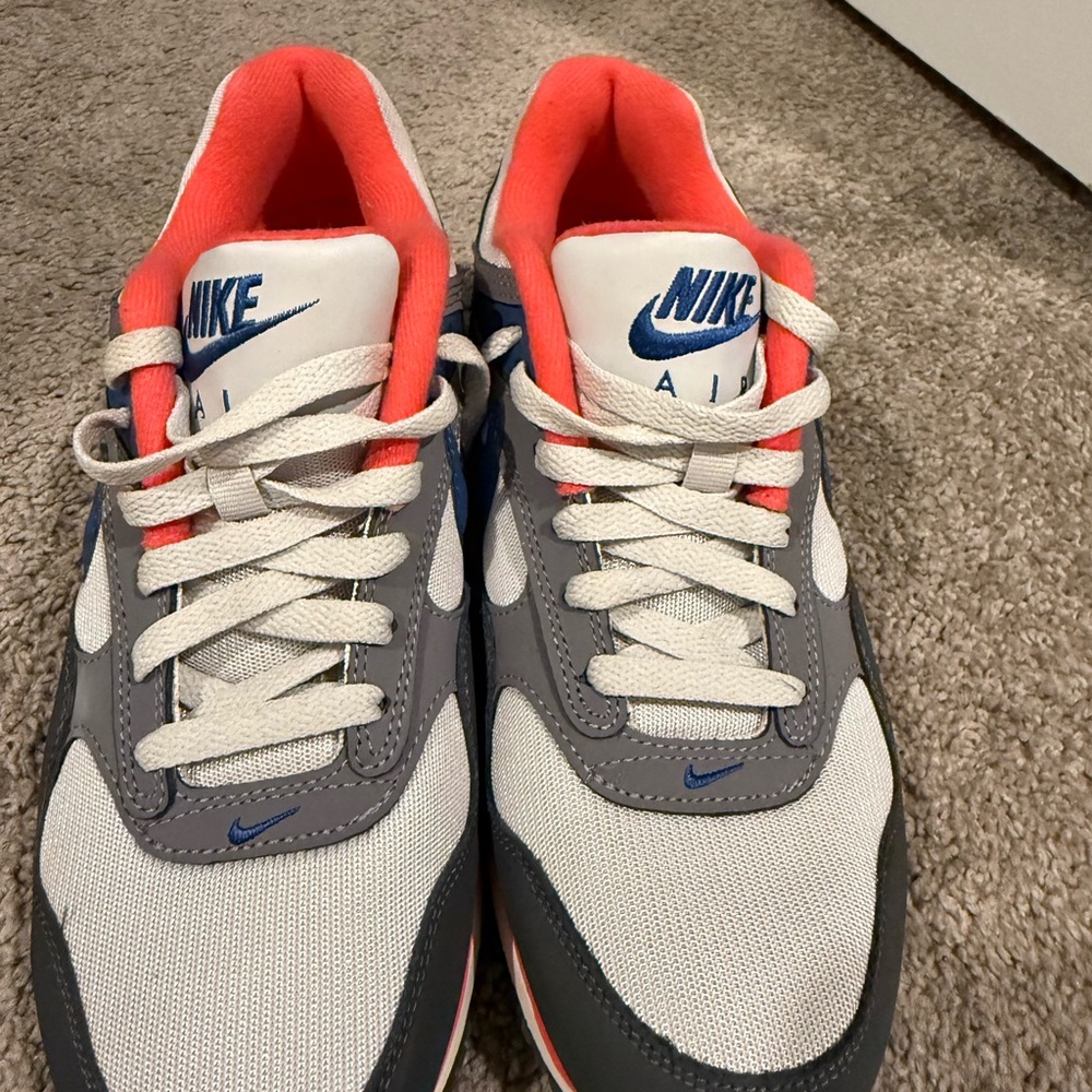 Nike Air Sneakers Gray and White